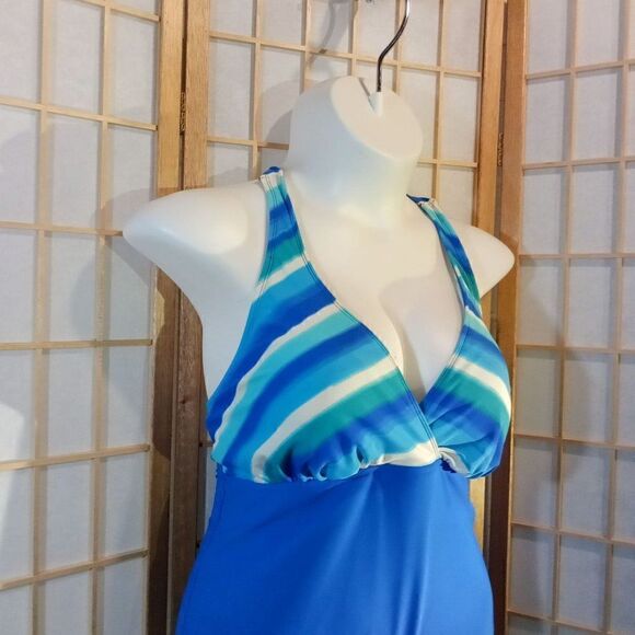 Catalina 2X One Piece Swimsuit - Picture 8 of 9